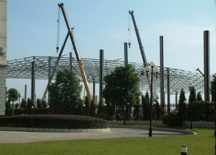 海东加油站罩棚网架